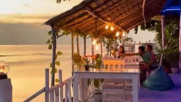 Khu ẩm thực ngoài trời
