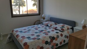 2 bedrooms, iron/ironing board, WiFi, bed sheets - Central Antibes Le Milagro 3-Room Apartment (Antibes)