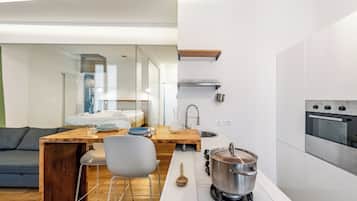 Standard Apartment, 1 Bedroom (Lavagna Central Loft) | Private kitchen
