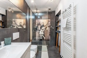 Standard Apartment, Multiple Bedrooms (Lavagna Central Loft) | Bathroom - Lavagna Central Loft (Lavagna)