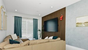 Living area - 4BR Marco Island home with heated pool, WiFi, and full kitchen. (Marco Island)