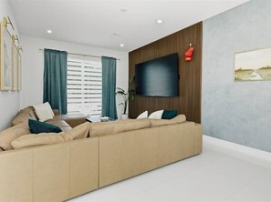 TV - 4BR Marco Island home with heated pool, WiFi, and full kitchen. (Marco Island)