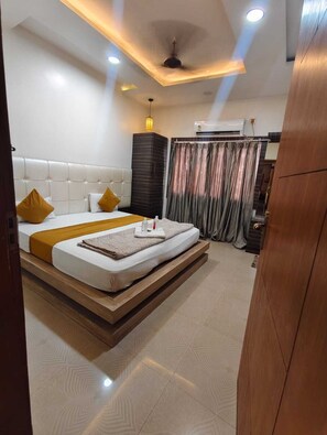 Free WiFi - The Kashi Iconic Guest House (Varanasi)