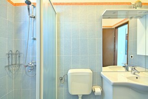 Apartemen, 1 kamar tidur, Boleh Merokok, patio | Kamar mandi