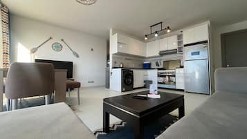 Chalet, 3 Bedrooms, Lagoon View | Interior