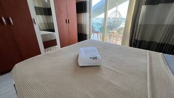 Chalet, 3 Bedrooms, Lagoon View | Free WiFi