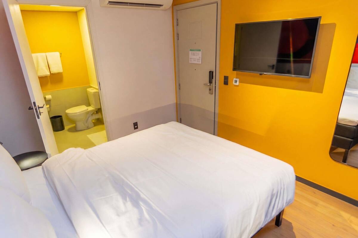 Apartment, 1 Double Bed | Desk, soundproofing, iron/ironing board (on request), free WiFi