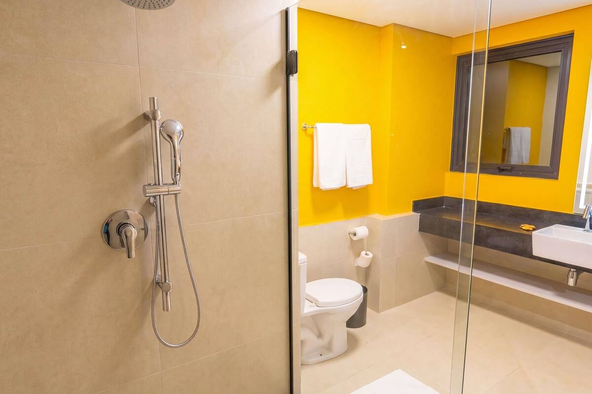 Apartamento, 1 cama doble | Escritorio, sistema de insonorización, tabla de planchar con plancha