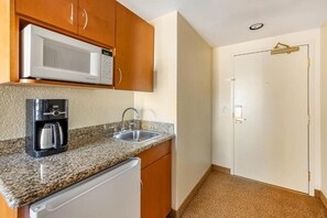 Private kitchen - 2-bedroom apartment with AC and fitness room in quaint Las Vegas polo (Las Vegas)