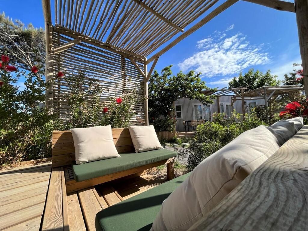 Bungalow Deluxe, vista cortile | Terrazza/patio