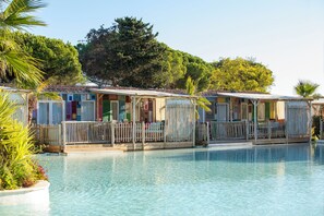 Signature Cottage, Lagoon View | Outdoor dining - La Clape Village (Agde)