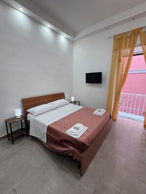 Iron/ironing board, WiFi - Sorrento Suite with private bathroom near the historic center (Napoli)