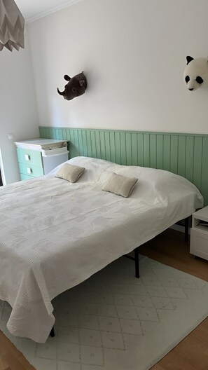 Iron/ironing board, WiFi, bed sheets - Light-filled apartment | Belas Clube de Campo (Belas)