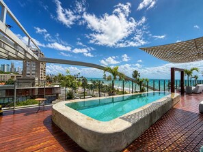 2 piscinas al aire libre