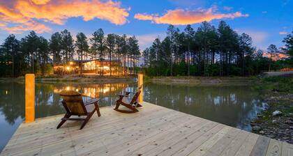 Sleeps 52, Pond w/ Kayaks, Epic Game Room, Pool, UTV Access
