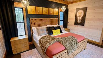 10 bedrooms, free WiFi, bed sheets