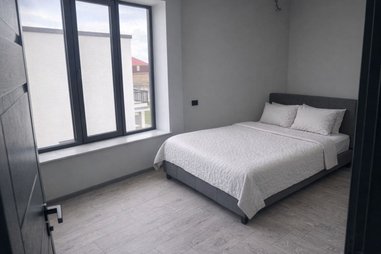 5 bedrooms, iron/ironing board, WiFi