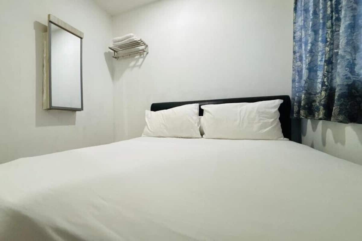 Deluxe Double Room | Desk, free WiFi, bed sheets