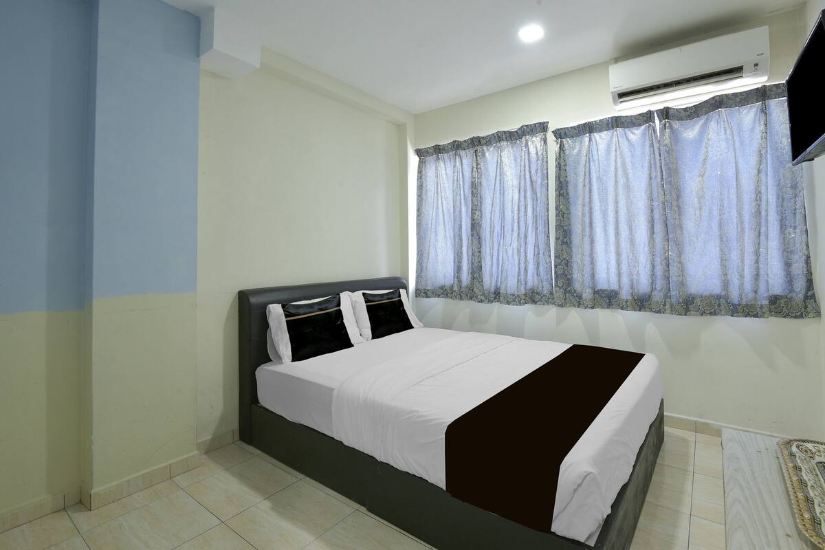 Ropa de cama de alta calidad, escritorio, wifi gratis y ropa de cama 