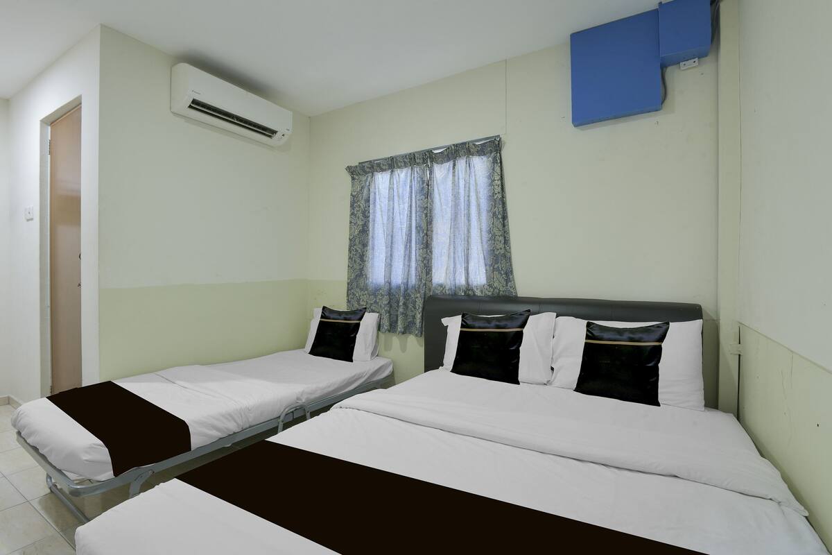 Ropa de cama de alta calidad, escritorio, wifi gratis y ropa de cama 
