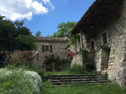 Holiday Home “Petite Maison Dalberto” – Chèques-Vacances Accepted!