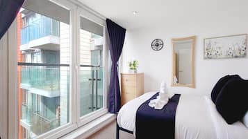 2 bedrooms, desk, iron/ironing board, travel cot