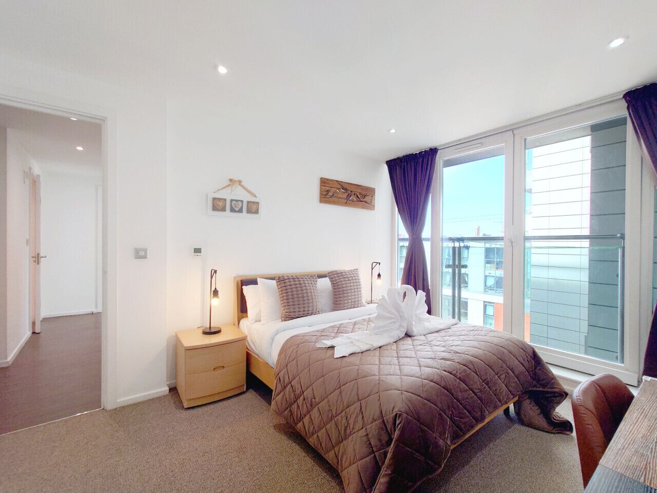 2 bedrooms, desk, iron/ironing board, travel cot