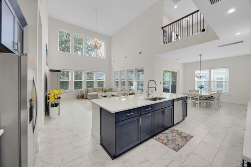 Salt Air | 6BR • Game Rm • Beach • 5 King Beds