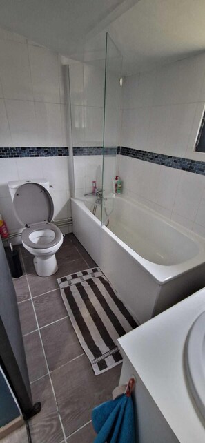 Bathroom - Cosy house with terrace near Rouen - Peace and comfort 10min from the center (Amfreville-la-Mi-Voie)