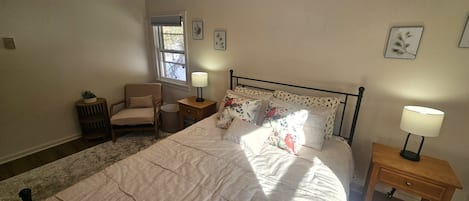 8 bedrooms, free WiFi, bed sheets