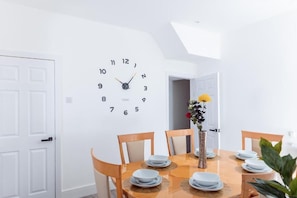 House, 3 Bedrooms, Non Smoking | Dining - Brown Ball (Barrow-in-Furness)