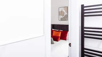 House, 3 Bedrooms, Non Smoking | Iron/ironing board, free WiFi