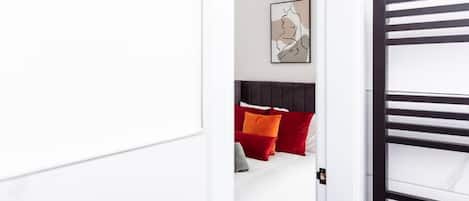 House, 3 Bedrooms, Non Smoking | Iron/ironing board, free WiFi