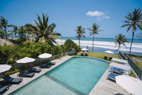 Nyuh Lengkong Beachfront Villa