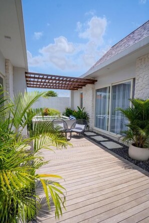 Ảnh chưa phân loại, 2 trong số 23 ảnh, nút