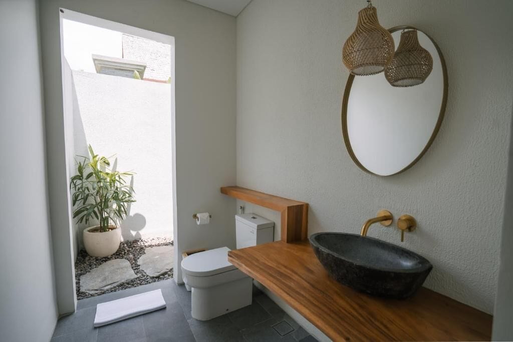 Villa, 2 Bedrooms, Patio, Courtyard View | Bathroom | Shower, free toiletries, hair dryer, towels