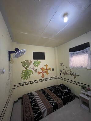 Basic Double Room - Homestay 50k ketapang (Banyuwangi)