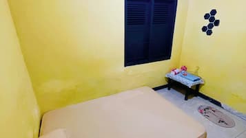 Kamar Double Basic | Meja kerja