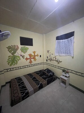 Basic Double Room - Homestay 50k ketapang (Banyuwangi)