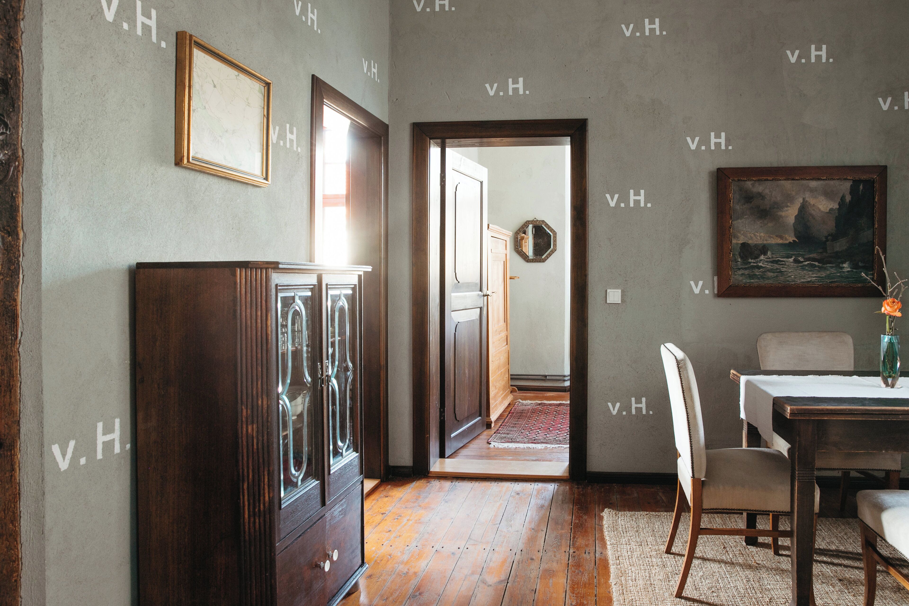 Classic Apartment, Park View | Living area