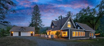 New! YMR w/pool/spa/game room/EV/volleyball!
