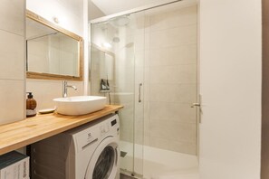 Hair dryer, towels - Sommet - Cozy | 5 guests | Central | Mont-Blanc View (Chamonix-Mont-Blanc)