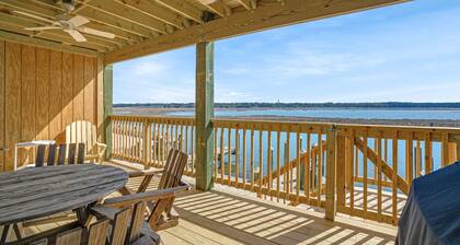 Channel Winds | Waterfront Bliss w/ Lighthouse Views!