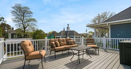 Golden Hour Getaway | Historic luxury in the heart of town!