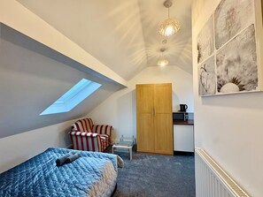 Deluxe Double Room, Private Bathroom | Desk, free WiFi - Spacious Double Room  (DERBY)
