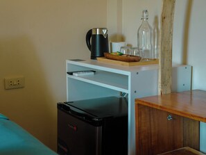Chambre double, 1 grand lit, patio | Intérieur
