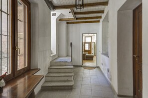 Interior - Argegno Vintage by Wonderful Italy (Argegno)