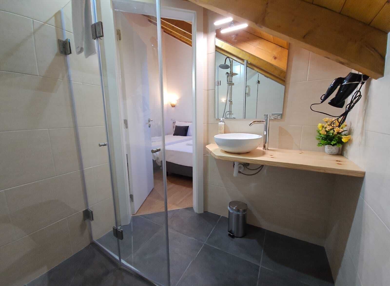 Double Room | Meja, Wi-fi percuma 