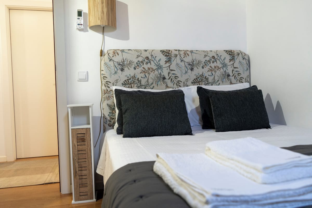 Quarto 5 Duplo Económico | Bureau, accès au Wi-Fi (inclus)