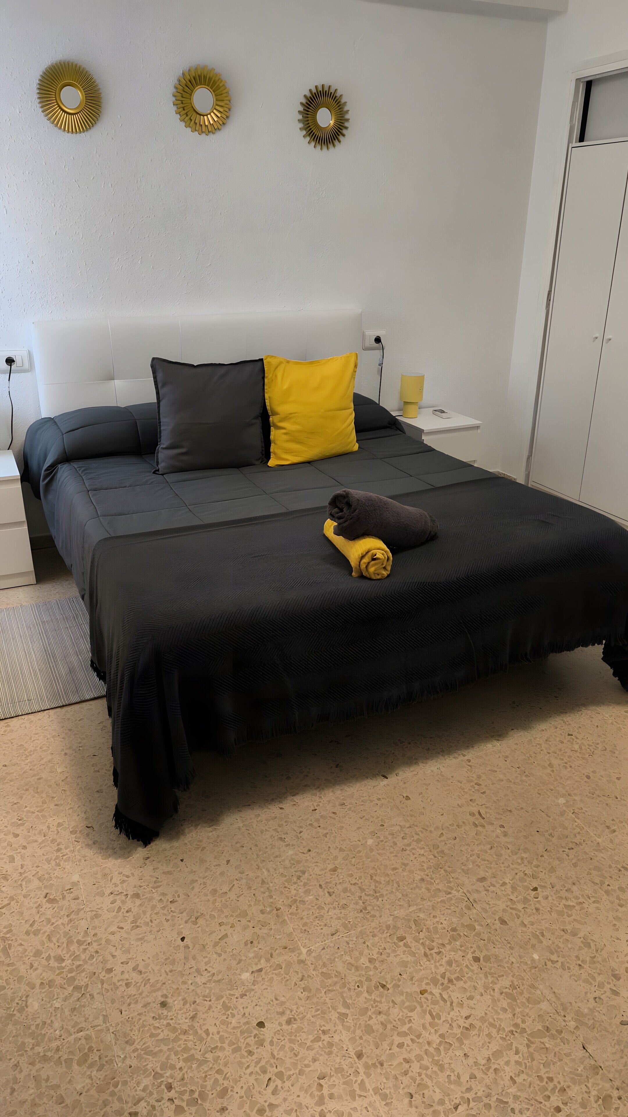 2 dormitorios, tabla de planchar con plancha, wifi y ropa de cama